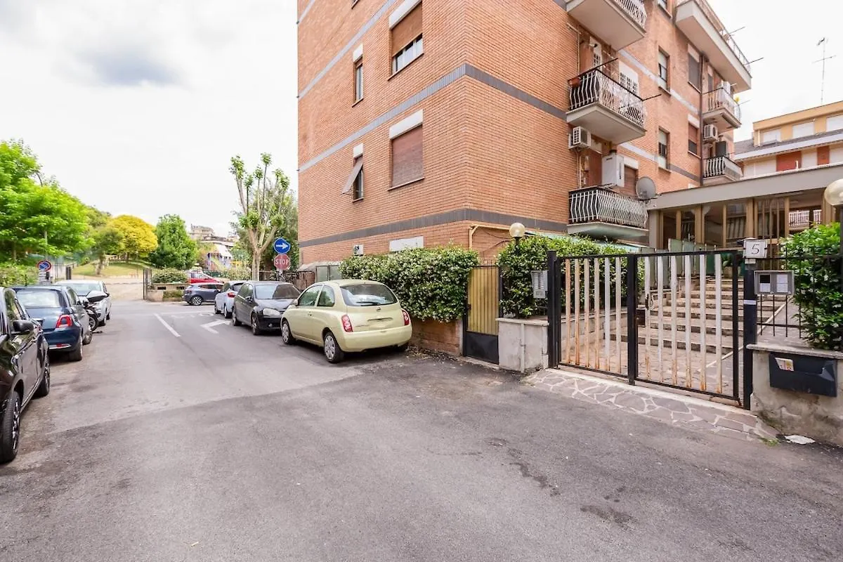 Ferravilla Apt, 2 Min To Subway! Rome Italy